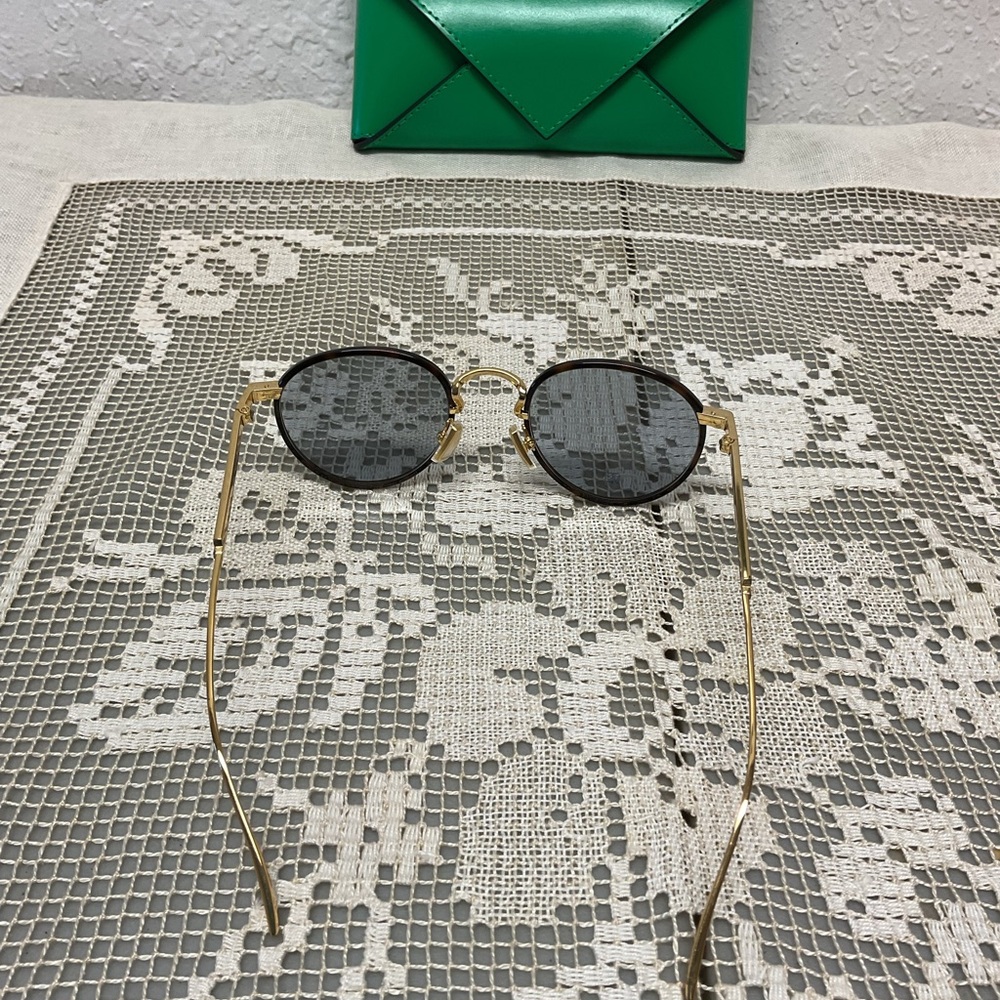 New Bottega Veneta round Intrecciato sunglassses - Picture 9 of 10
